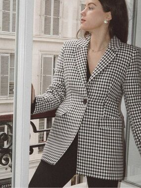 Hour-glass Single-Button Blazer Jacket in Black & White